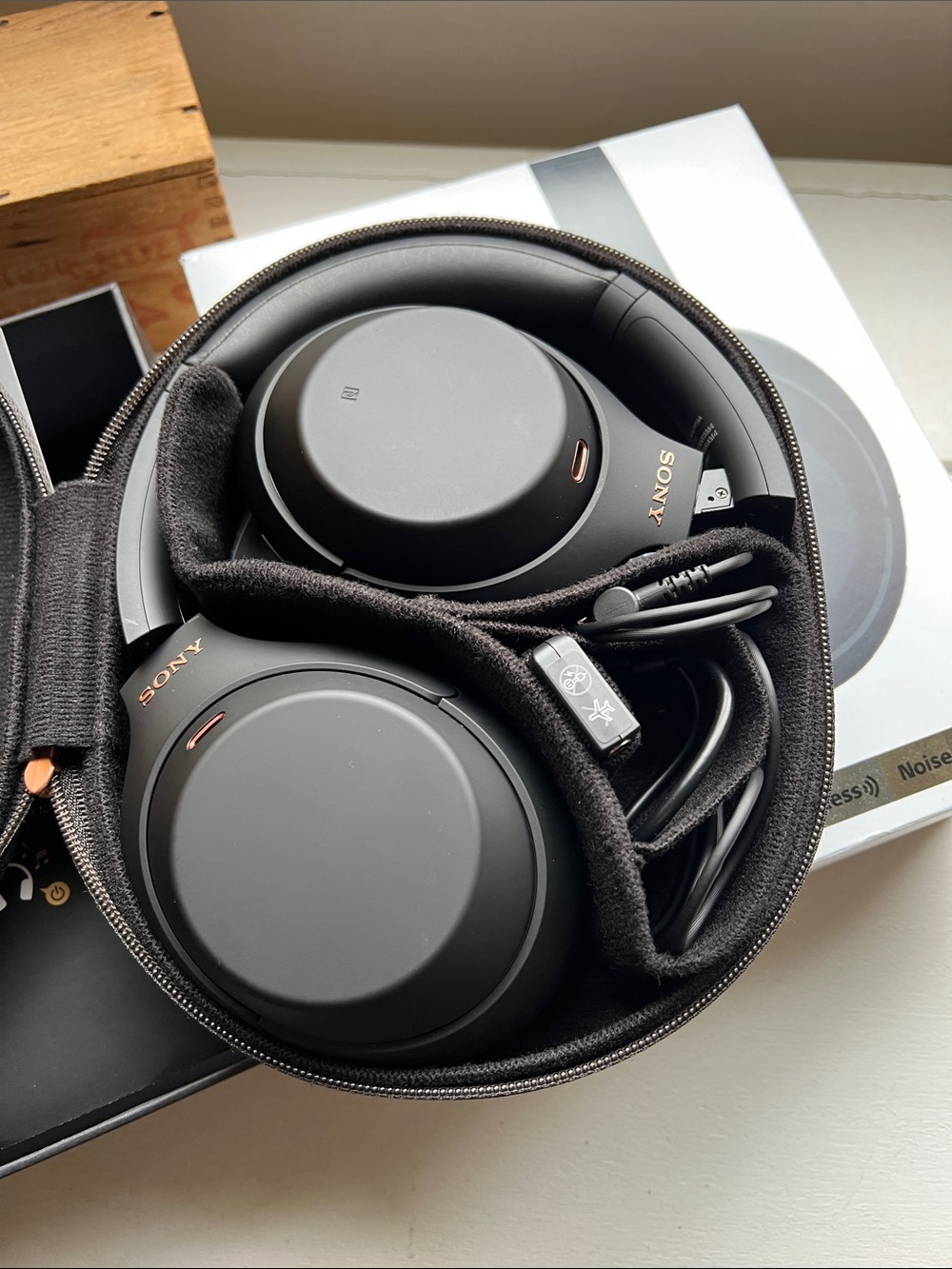 Sony WH-1000XM4 Wireless Noise-Canceling Headphones Black over the ear Bluetooth
